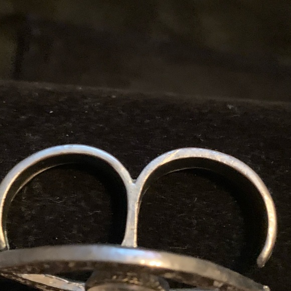 Ring - Picture 2 of 3